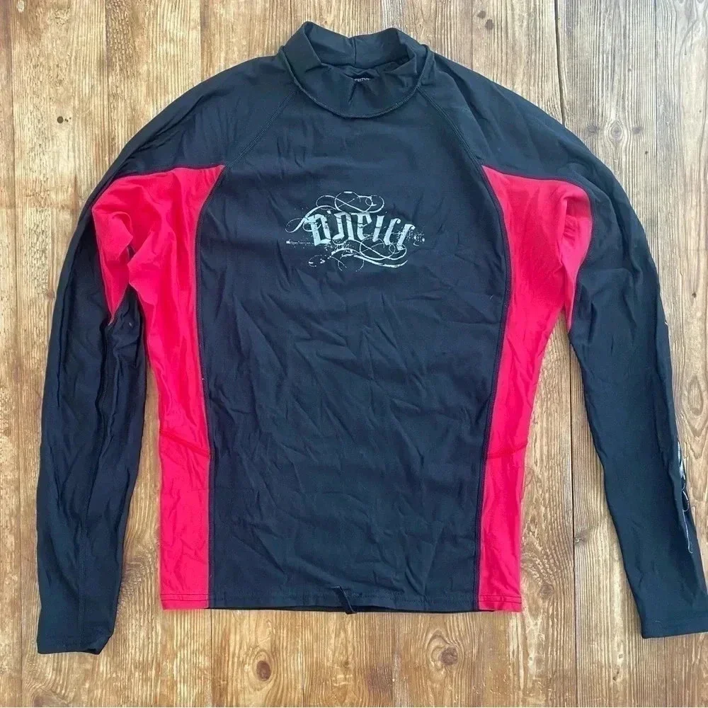 O'Neill unisex Long Sleeve Rash Guard. Red/black. Boys Size: 2XL. Good Condition